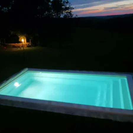 D'haut Bagnac Avec Piscine Holiday home Anglards-de-Salers