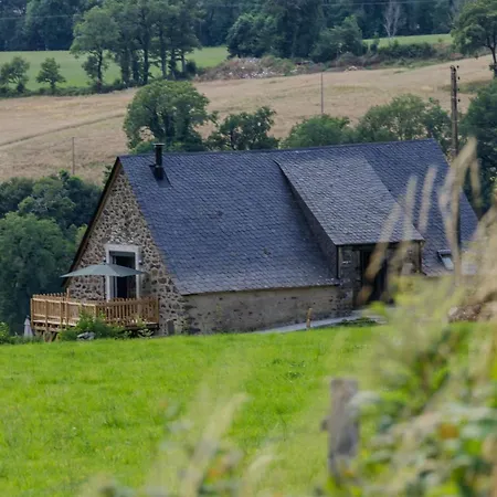 D'haut Bagnac Avec Piscine Holiday home Anglards-de-Salers